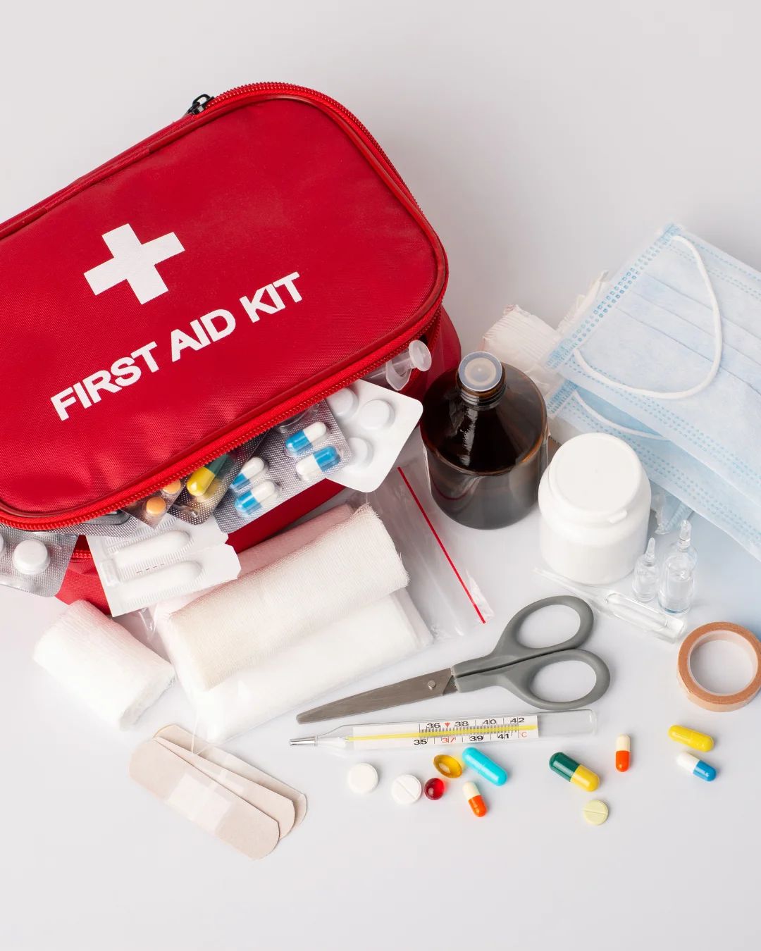 طقم إسعافات أولية